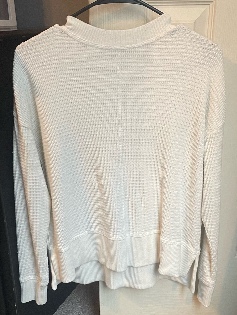 American Eagle Soft Cozy Cream Long Sleeve Crewneck Knit Top